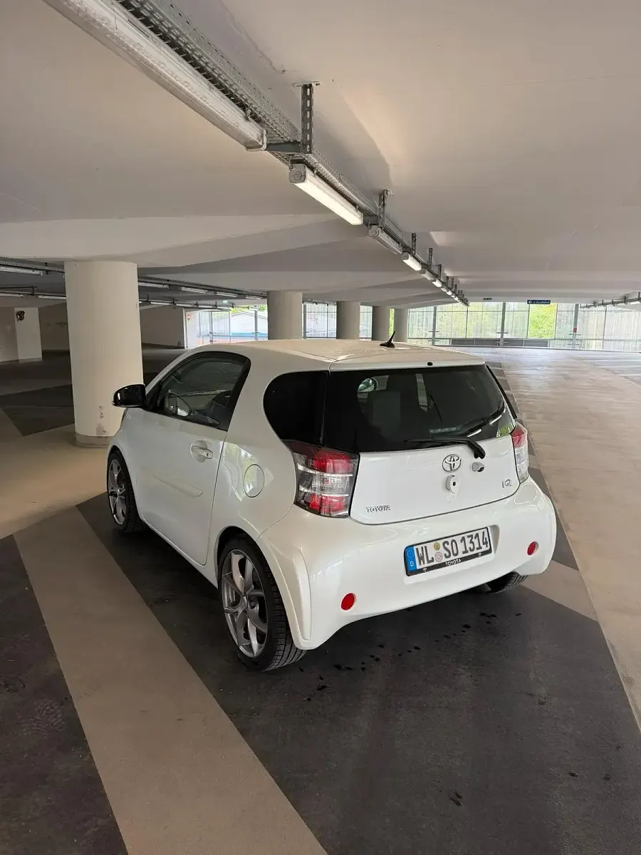 Second-hand Toyota iQ 98 CP (72 kW) 2010 Alb Hatchback