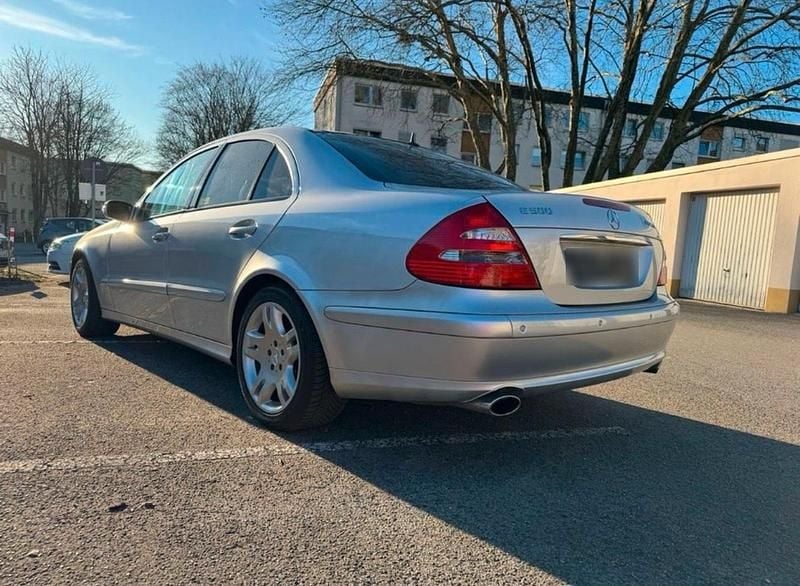 Gebraucht Mercedes E350 272 PS (200 kW) 2005 Silber Limousine