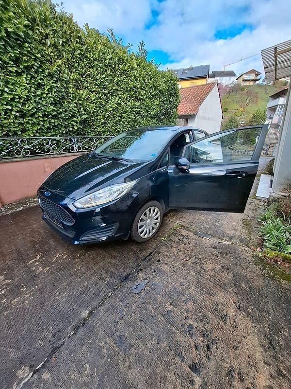 Gebraucht Ford Fiesta SYNC Edition 101 PS (74 kW) 2016 Schwarz Kleinwagen