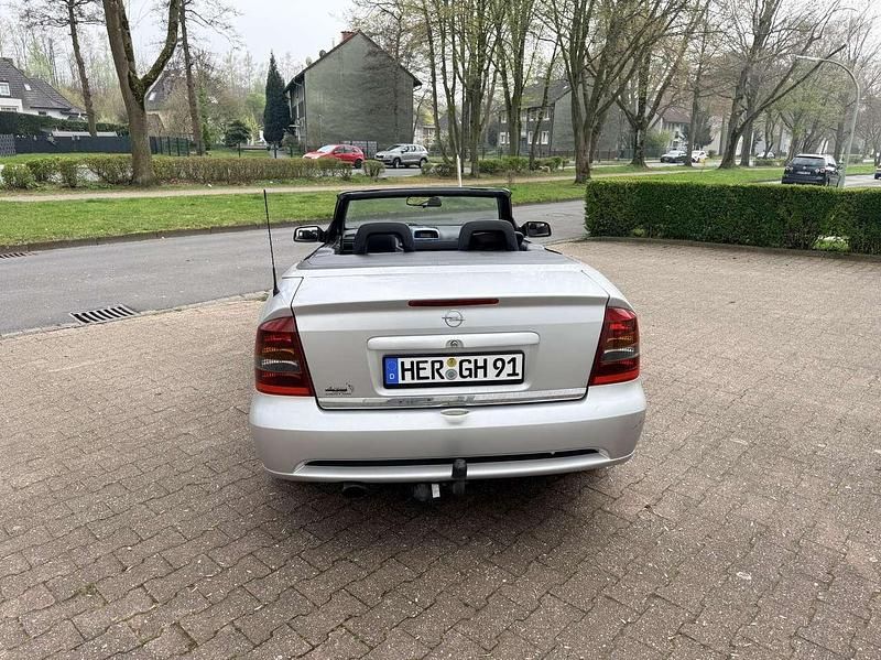 Gebraucht Opel Astra Cabriolet 101 PS (74 kW) 2002 Silber Cabrio