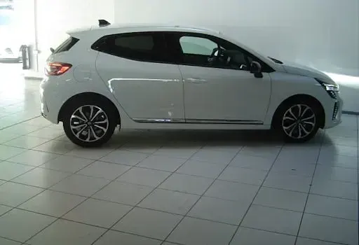 Gebraucht Renault Clio V Techno 91 PS (66 kW) 2025 Gletscherweiss (weiss) Limousine
