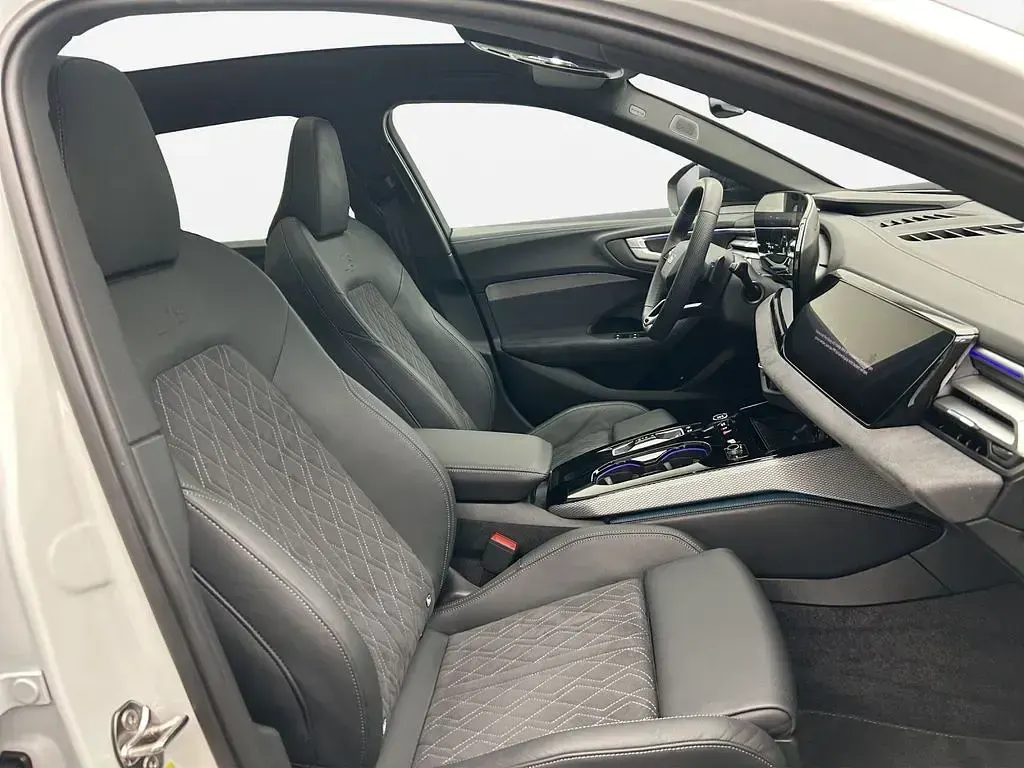 Gebraucht Audi A5 S-Line 367 PS (269 kW) 2025 Gletscherweiß metallic Kombi