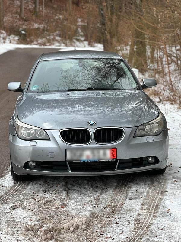 Grau Gebraucht 2006 BMW 520 Kombi | 2.250 € (Guter Preis) - Bild 1/4