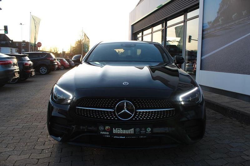 Gebraucht Mercedes E300 AMG 306 PS (225 kW) 2021 Schwarz Limousine