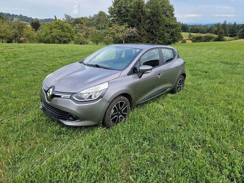 Grau Gebraucht 2015 Renault Clio IV Dynamique Limousine | 6.300 € (Fairer Preis) - Bild 1/4