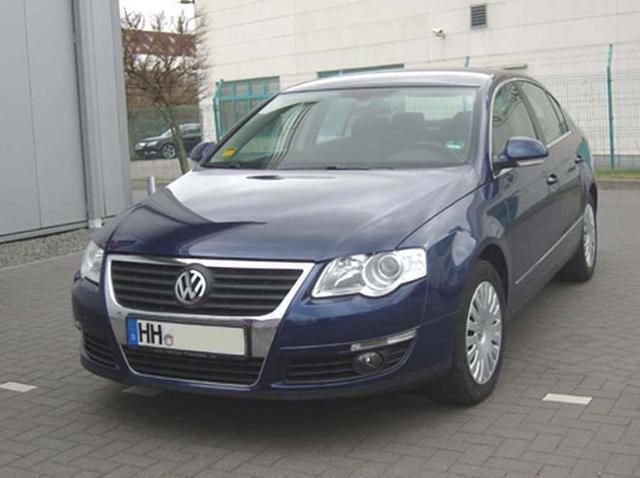 Gebraucht VW Passat 140 PS (102 kW) 2005 Blau metallic Limousine