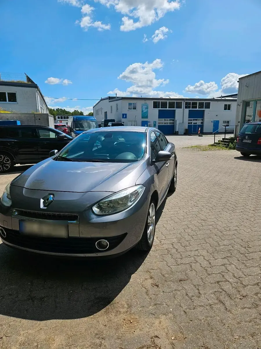 Gebraucht Renault Fluence 143 PS (105 kW) 2011 Limousine