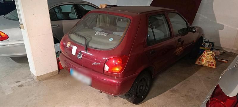 Rot Gebraucht 1997 Ford Fiesta Kleinwagen | 650 € (Guter Preis) - Bild 1/4