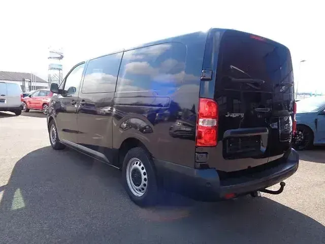 Używany Citroën Jumpy 122 KM (89 kW) 2021 Czarny Minivan