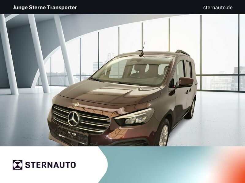 Rot Gebraucht 2023 Mercedes 180 Progressive Limousine | 28.950 € (Etwas zu teuer) - Bild 1/4