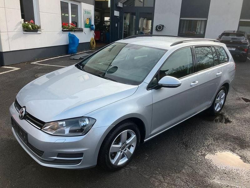 Silber Gebraucht 2015 VW Golf VII Kombi | 5.900 € (Guter Preis) - Bild 1/4