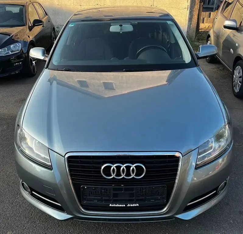 Second-hand Audi A3 Attraction 125 CP (91 kW) 2011 Gri Hatchback