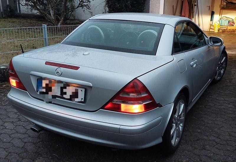 Gebraucht Mercedes SLK200 163 PS (119 kW) 2002 Silber Cabrio