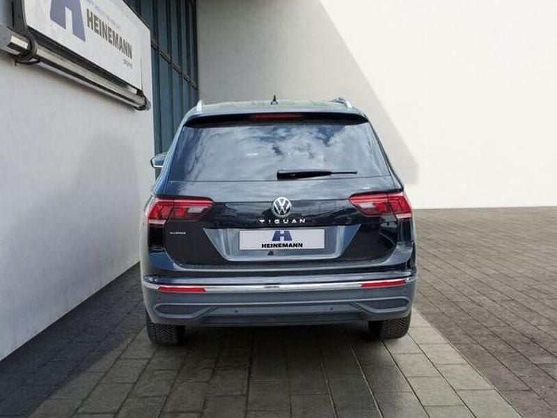 Gebraucht VW Tiguan Allspace Life 150 PS (110 kW) 2024 Deep black perleffekt SUV