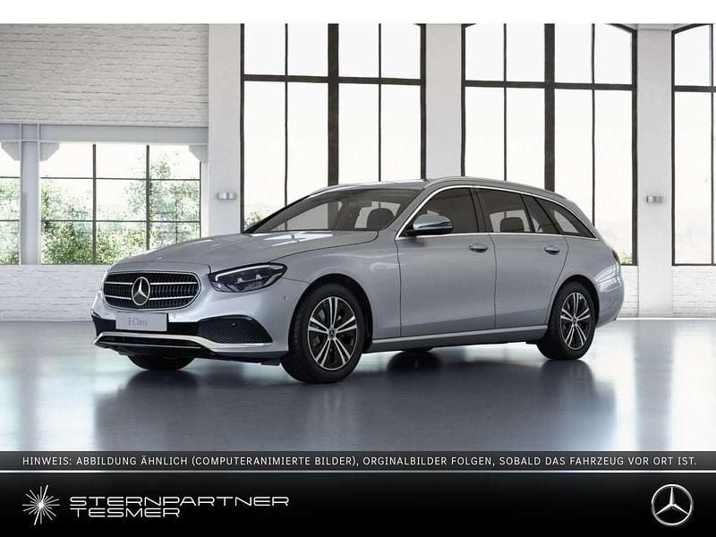 Hightechsilber metallic Gebraucht 2022 Mercedes E220 Avantgarde Kombi | 32.490 € (Guter Preis) - Bild 1/4
