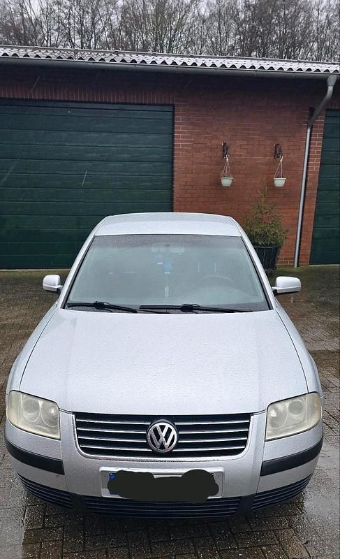 Gebraucht VW Passat 101 PS (74 kW) 2002 Silber Limousine