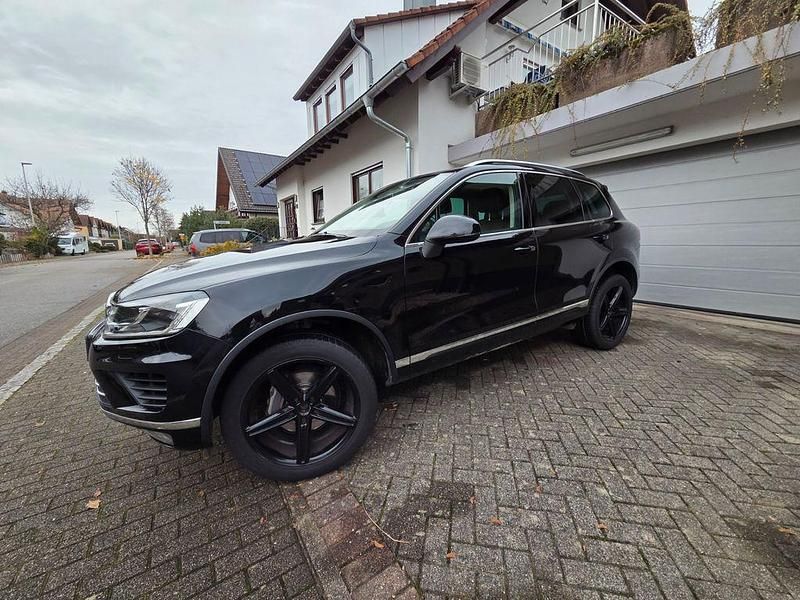 Schwarz Gebraucht 2015 VW Touareg SUV | 21.500 € (Etwas zu teuer) - Bild 1/4
