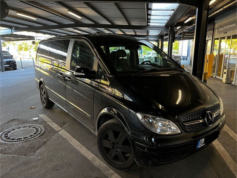 Schwarz Gebraucht 2006 Mercedes Viano Van / Kleinbus | 11.999 € (Teuer) - Bild 1/4