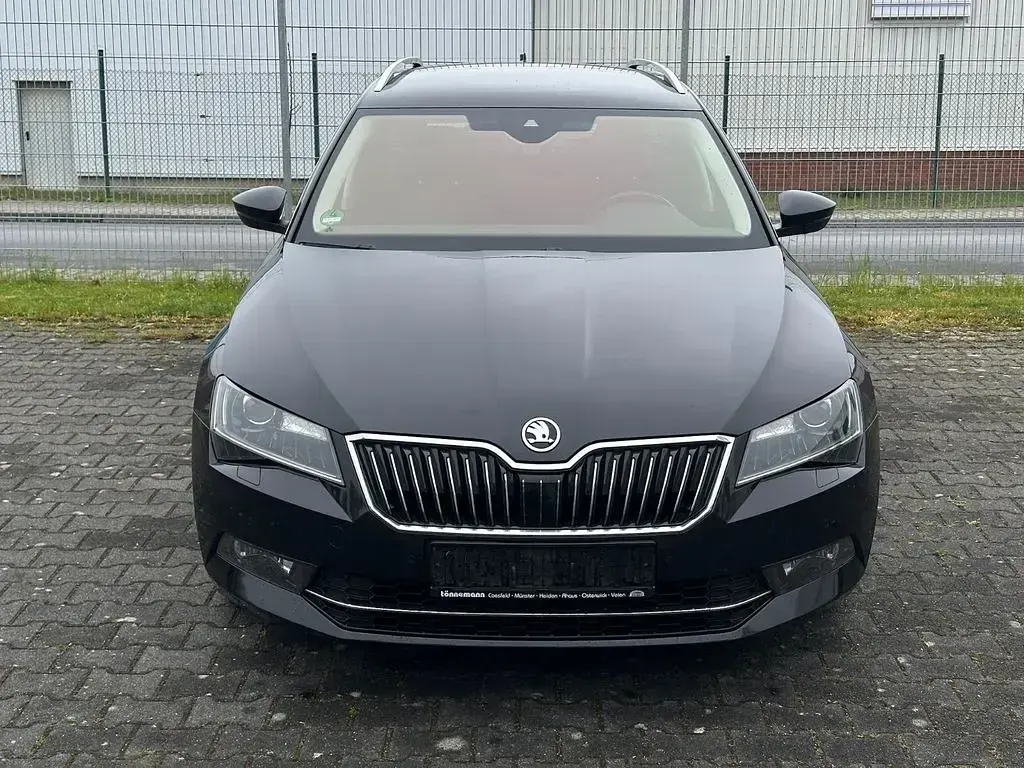 Gebraucht Skoda Superb 190 PS (139 kW) 2018 Schwarz Kombi