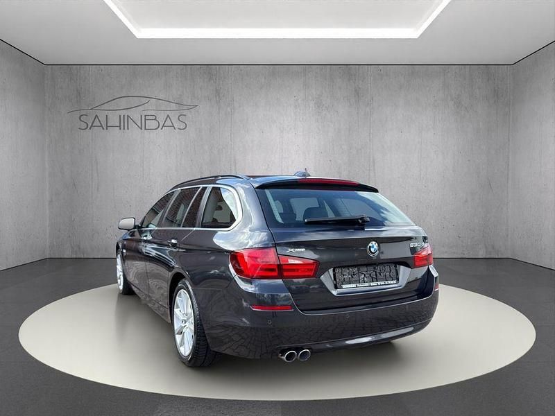 Gebraucht BMW 530 Performance 258 PS (189 kW) 2013 Grau Kombi