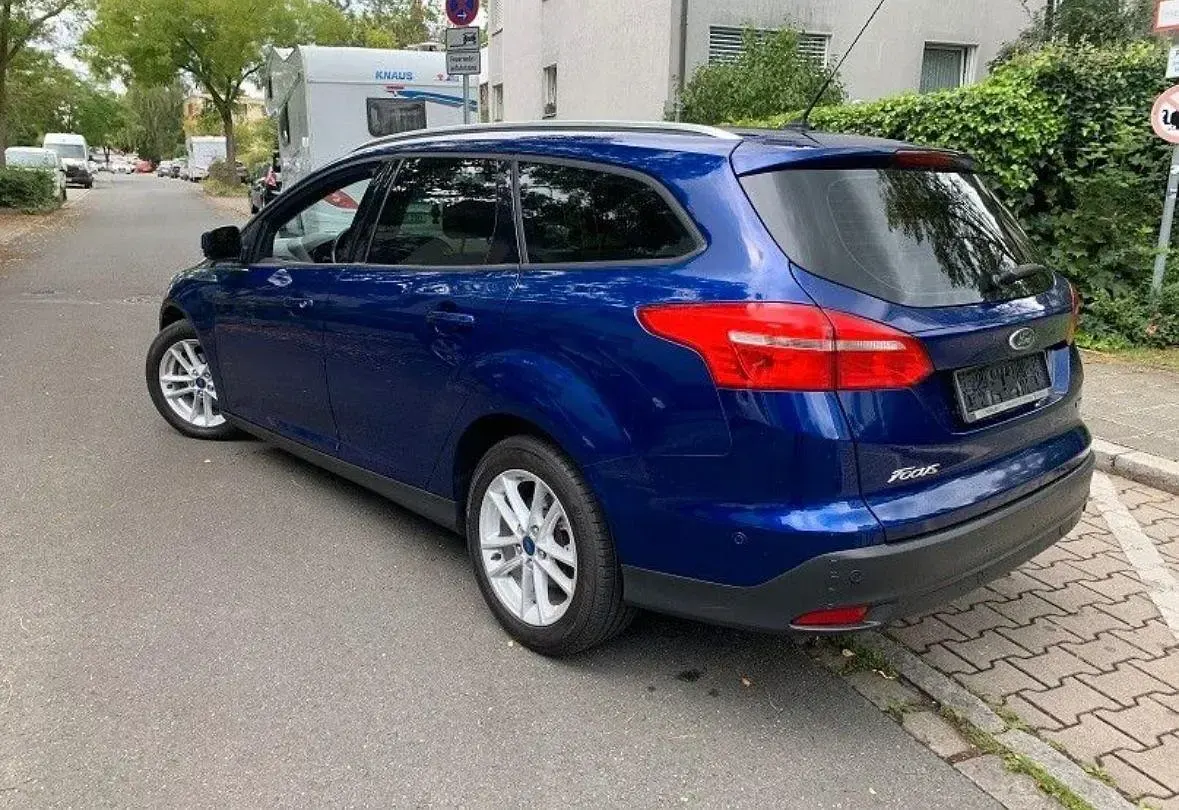 Używany Ford Focus Trend 125 KM (91 kW) 2017 Niebieski Kombi