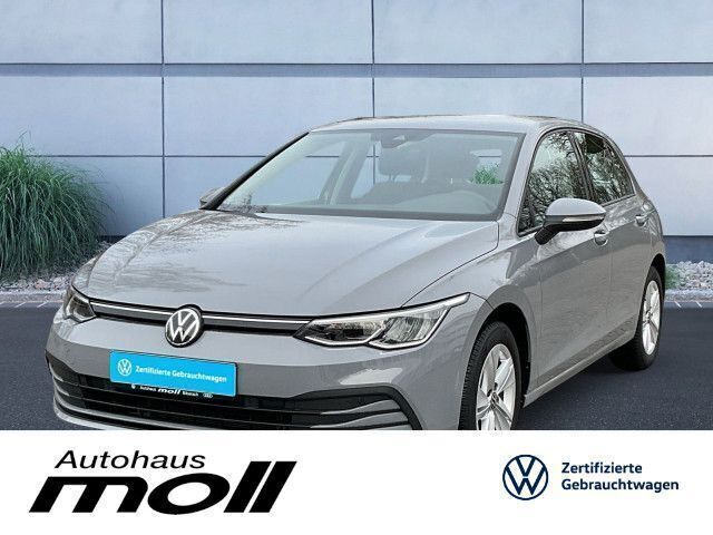 Mondsteingrau Gebraucht 2023 VW Golf VIII Life Limousine | 26.990 € (Fairer Preis) - Bild 1/3