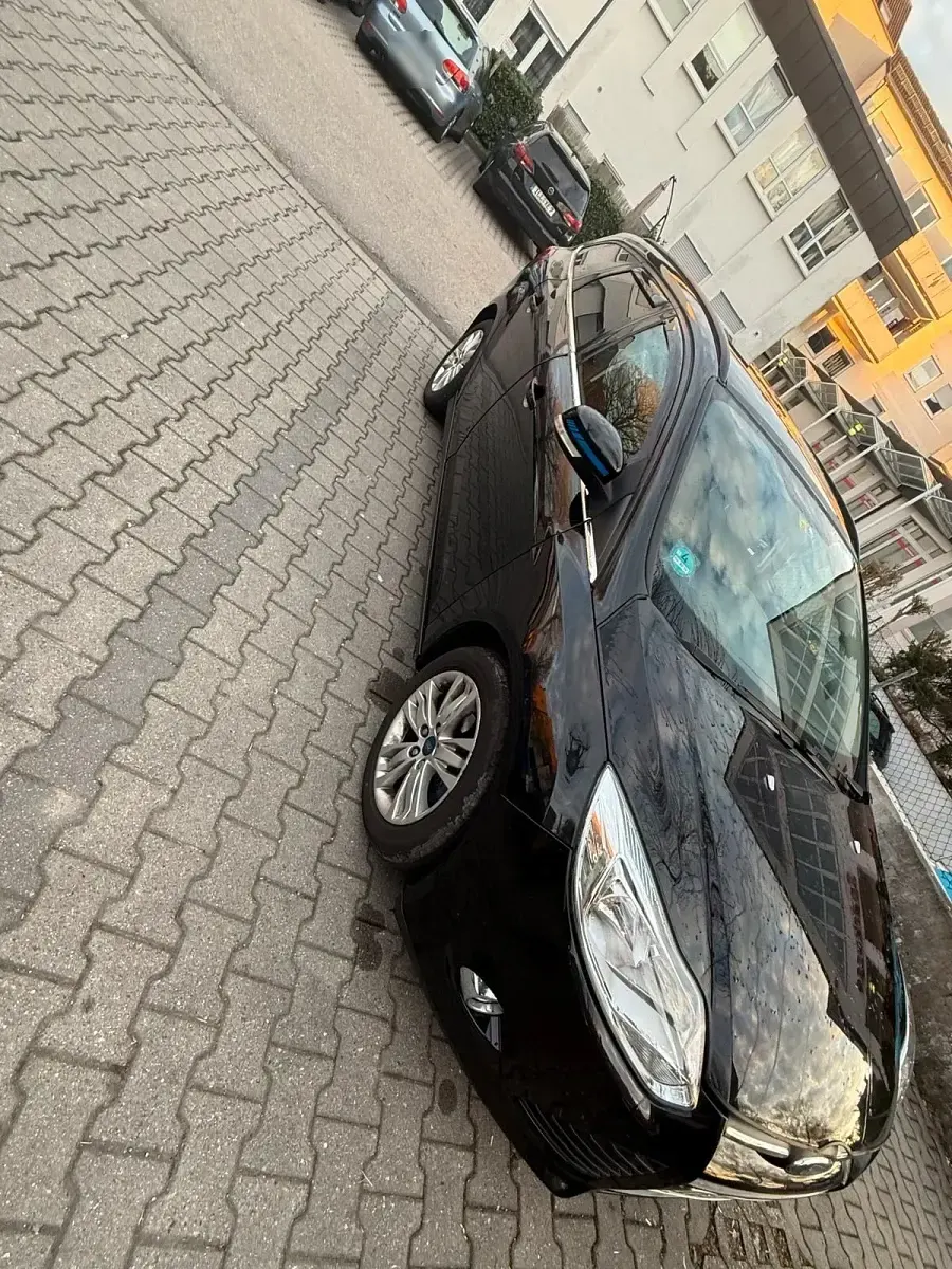 Gebraucht Ford Focus Trend 116 PS (85 kW) 2012 Schwarz Kombi