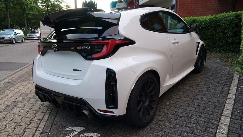 Gebraucht Toyota Yaris 261 PS (191 kW) 2022 Weiß Kleinwagen