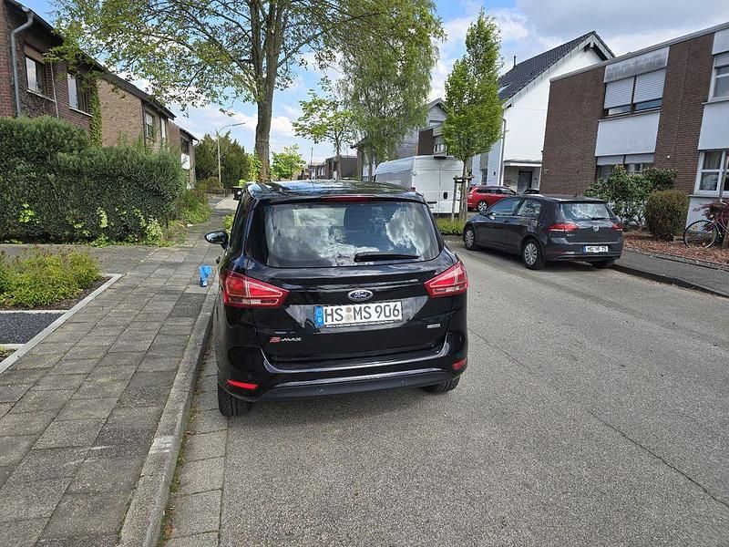 Używany Ford B-MAX Cool & Connect 101 KM (74 kW) 2015 Czarny Minivan