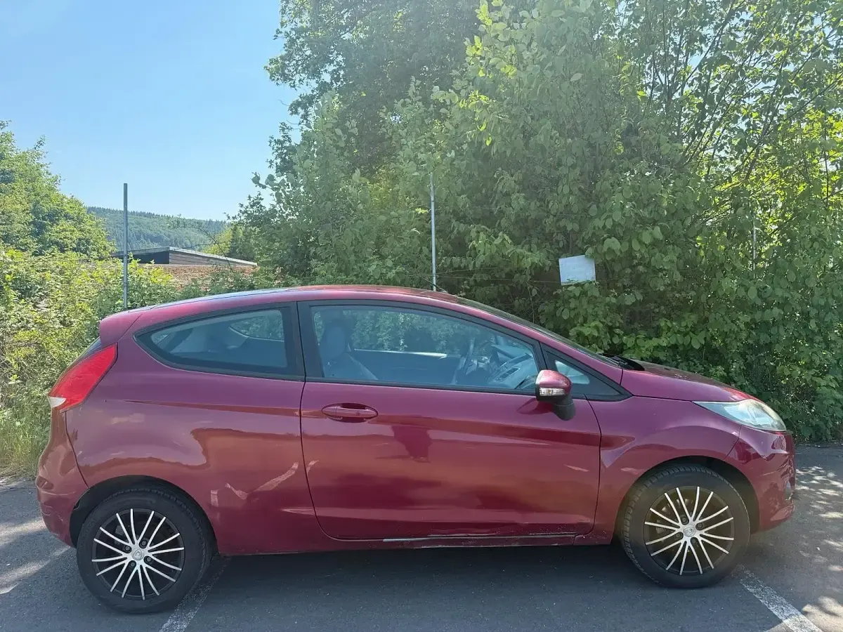 Gebraucht Ford Fiesta 82 PS (60 kW) 2009 Violet Kleinwagen
