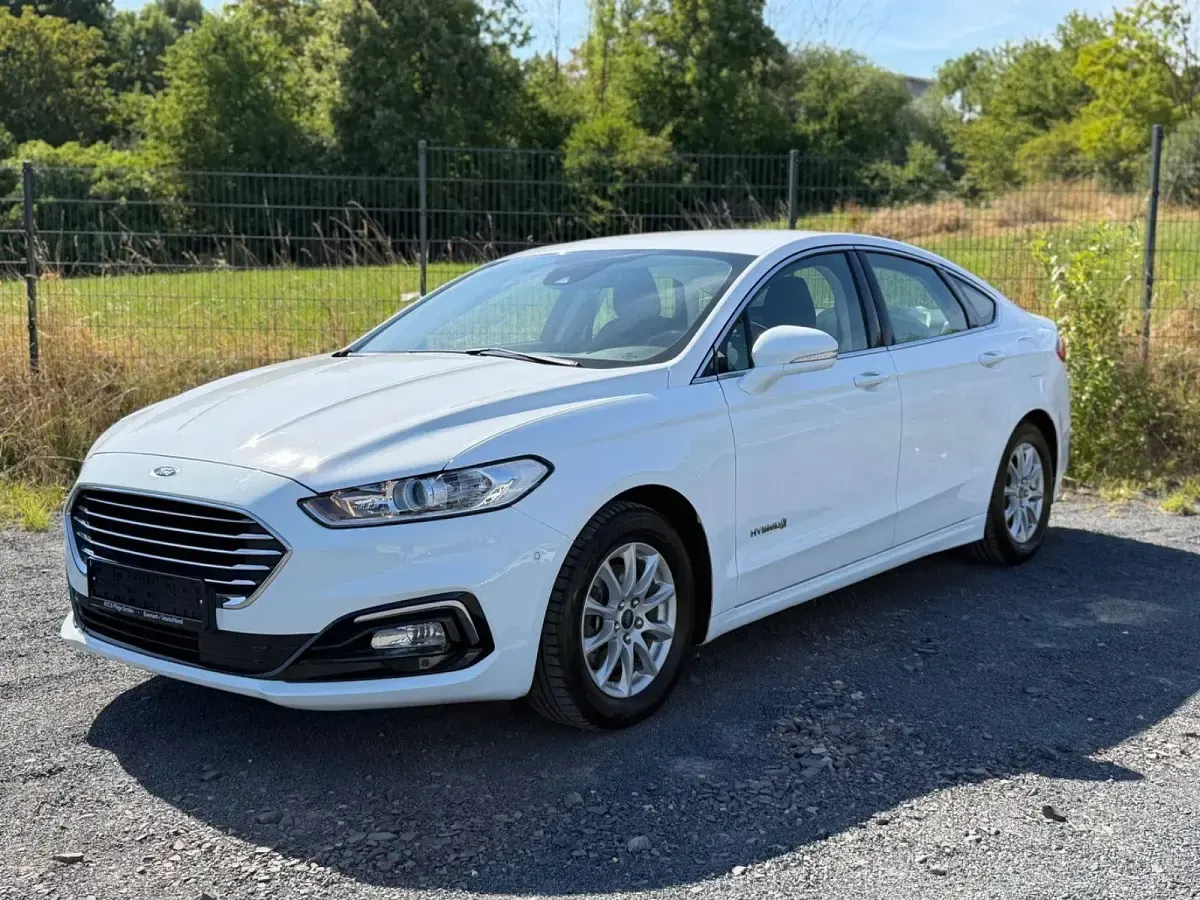 Gebraucht Ford Mondeo 140 PS (102 kW) 2019 Weiß Limousine