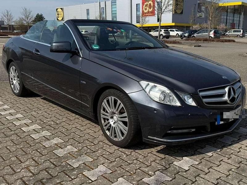 Gebraucht Mercedes E220 170 PS (125 kW) 2011 Tenoritgrau  metalliclack Cabrio