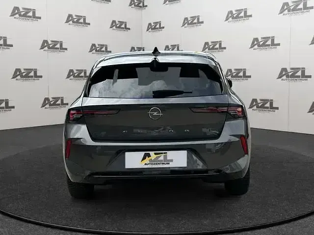 Używany Opel Astra Elegance 131 KM (96 kW) 2023 Szary Sedan/Limuzyna