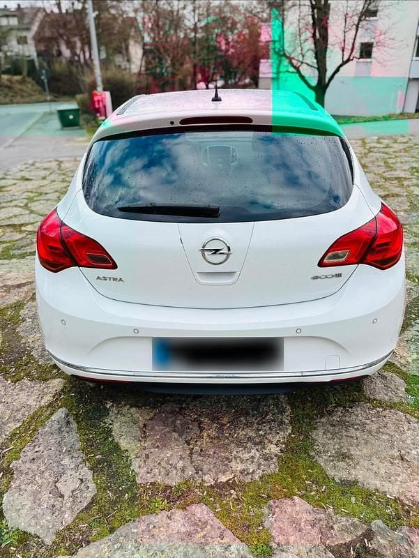 Gebraucht Opel Astra 120 PS (88 kW) 2014 Weiß Limousine
