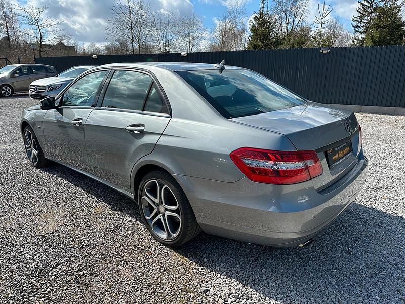 Gebraucht Mercedes E250 204 PS (150 kW) 2010 Grau Limousine