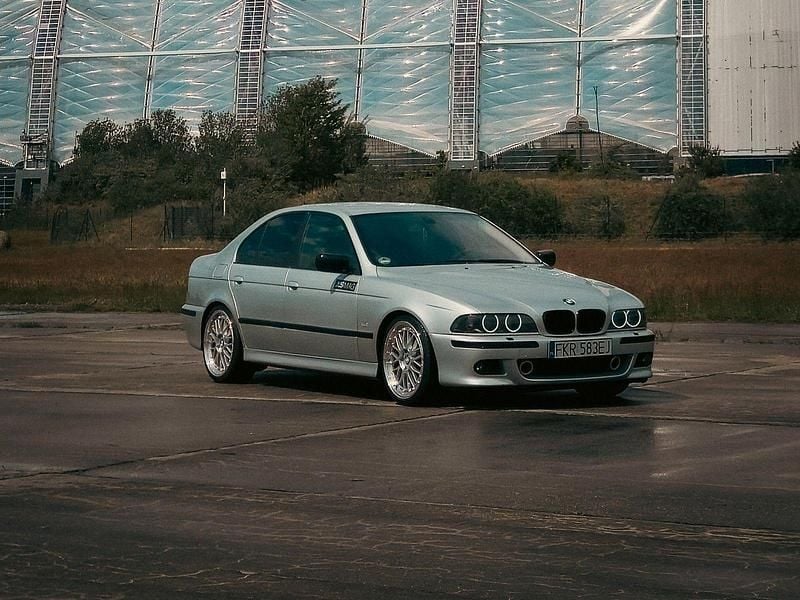 Silber Gebraucht 2001 BMW 530 Limousine | 7.500 € (Fairer Preis) - Bild 1/4
