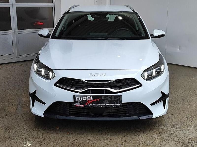 Gebraucht Kia Ceed Sportswagon Spirit 140 PS (102 kW) 2024 Cararraweiss Kombi