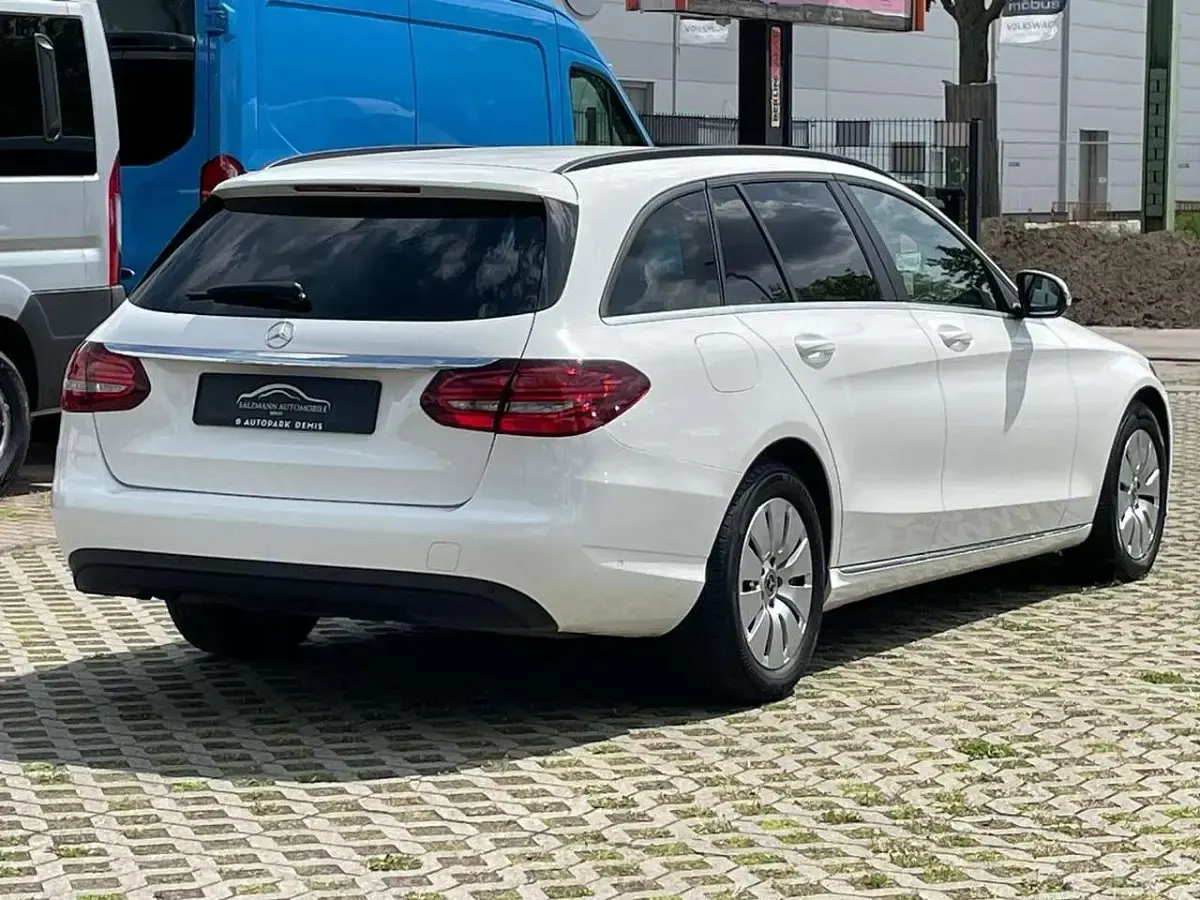 Gebraucht Mercedes C180 122 PS (89 kW) 2020 Weiß Kombi