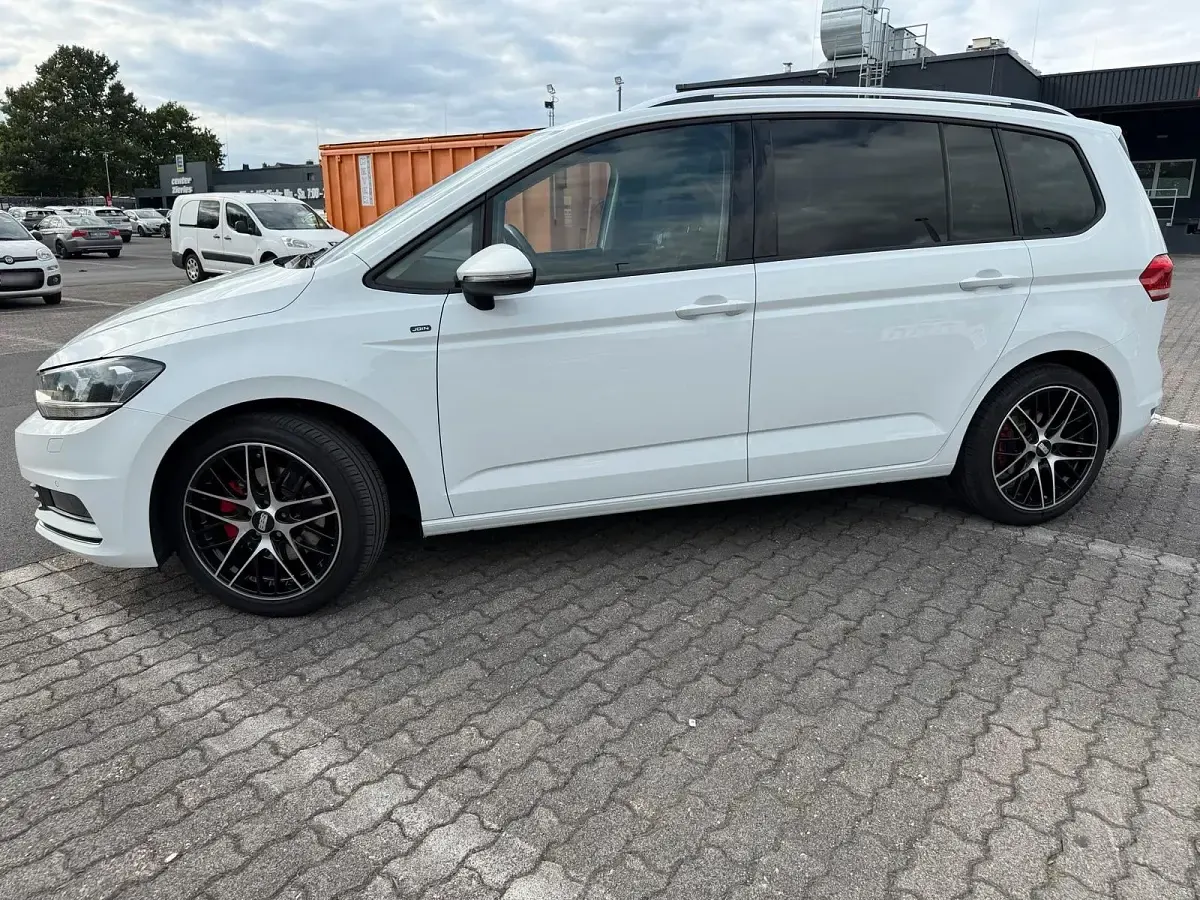 Gebraucht VW Touran 150 PS (110 kW) 2019 Weiß Van / Kleinbus