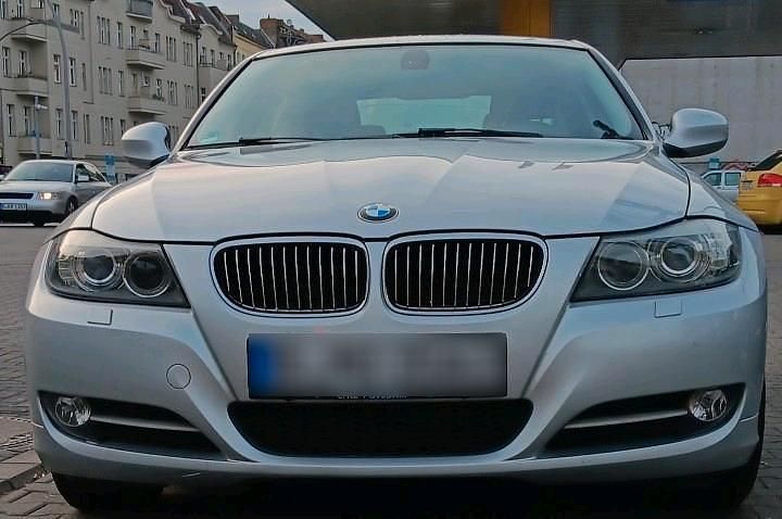 Gebraucht BMW 316 116 PS (85 kW) 2012 Silber Limousine