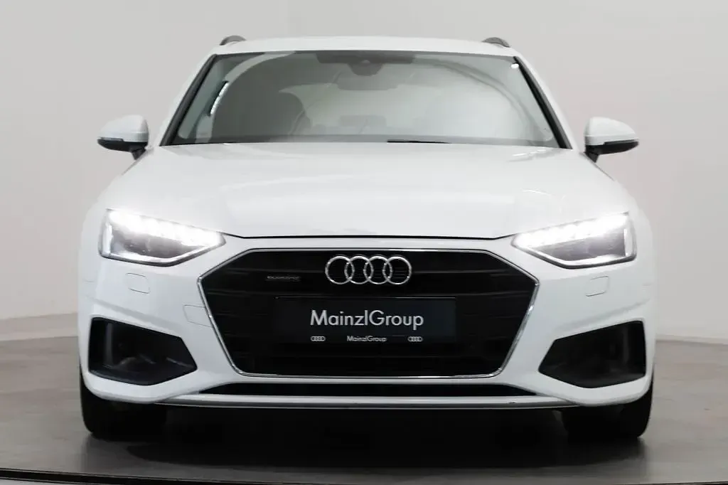 Gebraucht Audi A4 Sport 204 PS (150 kW) 2023 Ibisweiß Kombi