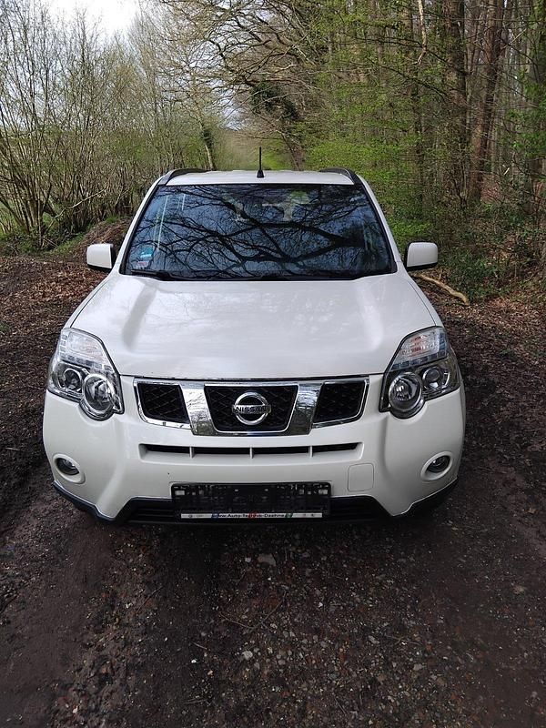 Weiß Gebraucht 2014 Nissan X-Trail SUV | 14.500 € (Fairer Preis) - Bild 1/4