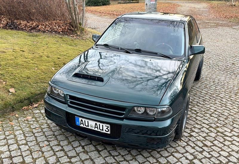 Gebraucht Opel Astra 211 PS (155 kW) 1992 Grün Limousine