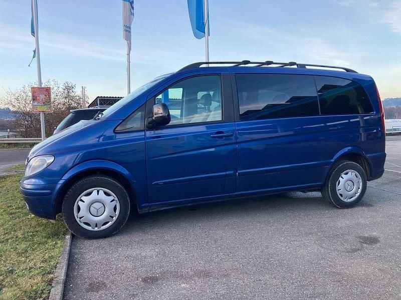 Blau Gebraucht 2008 Mercedes Viano Van / Kleinbus | 6.600 € (Guter Preis) - Bild 1/4