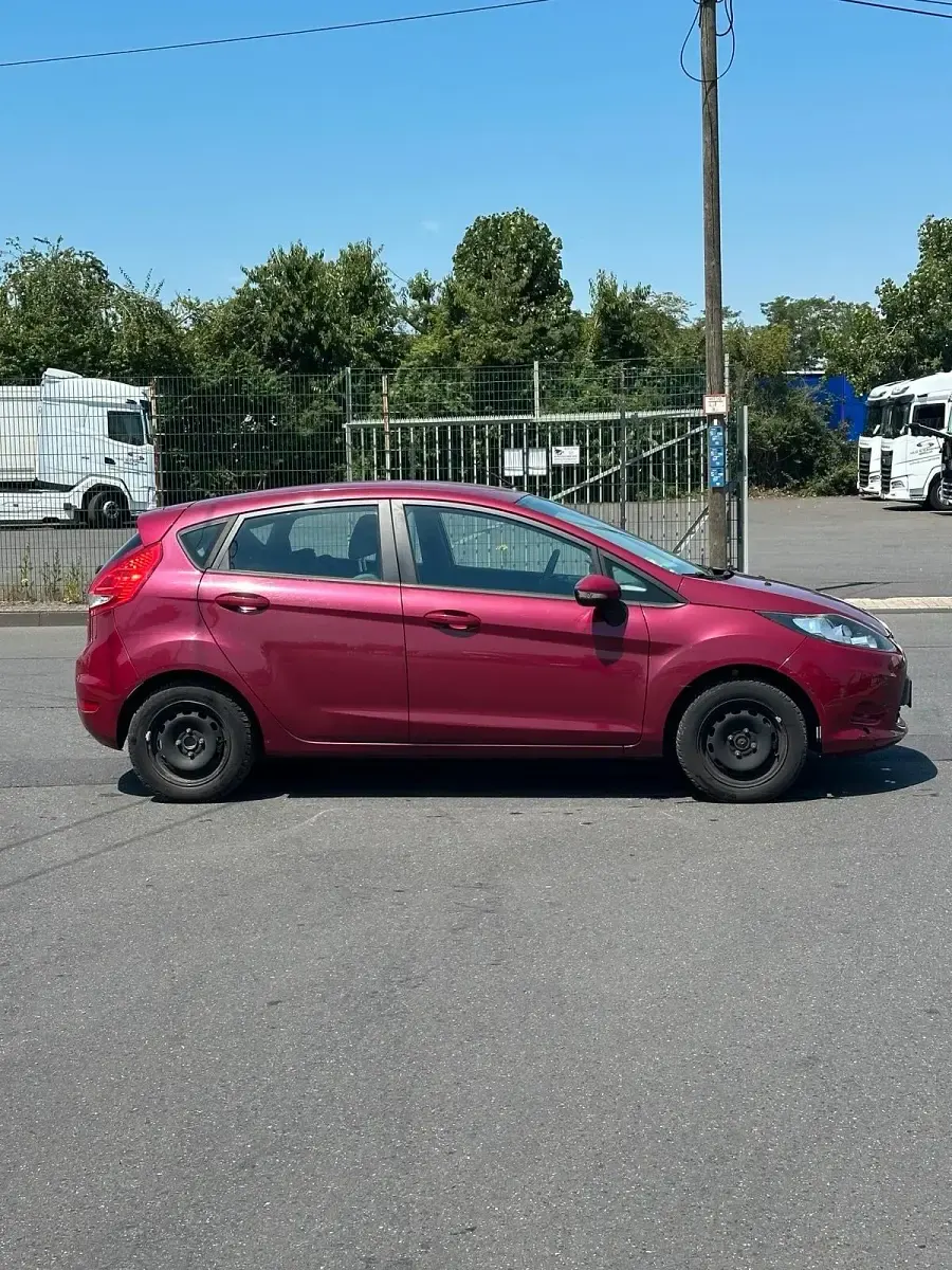 Gebraucht Ford Fiesta 82 PS (60 kW) 2010 Rot Kleinwagen