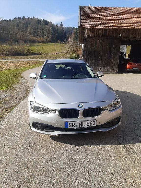 Gebraucht BMW 320 190 PS (139 kW) 2019 Silber Kombi