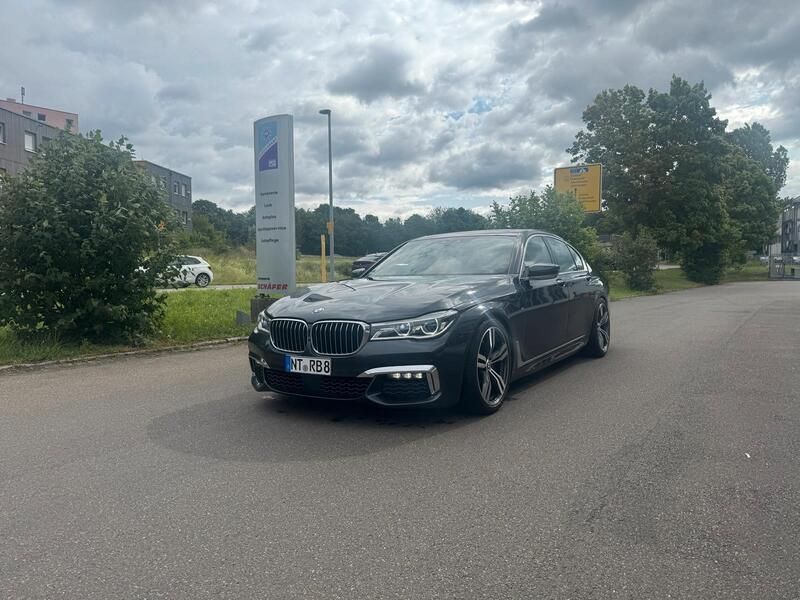Grau Gebraucht 2017 BMW 730 M Sport Limousine | 38.500 € (Etwas zu teuer) - Bild 1/4