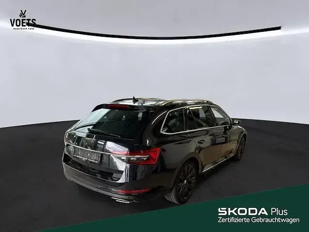 Gebraucht Skoda Superb LAURIN & KLEMENT 280 PS (205 kW) 2022 Schwarz Limousine