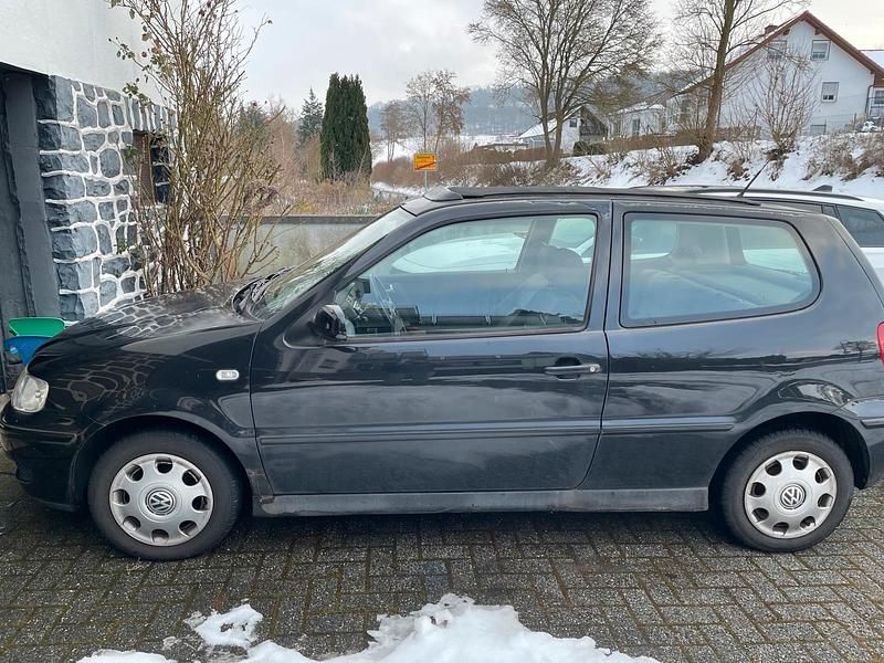 Gebraucht VW Polo 60 PS (44 kW) 2000 Schwarz Kleinwagen