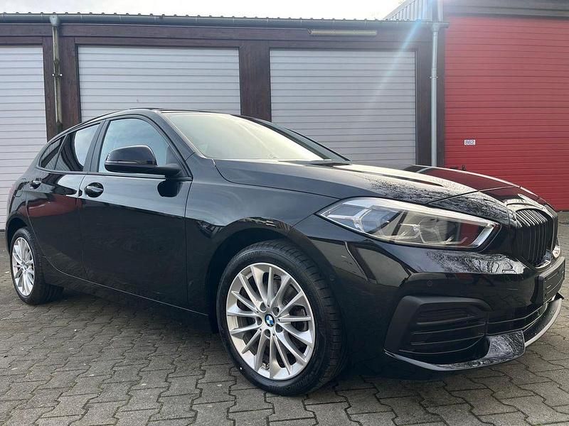 Gebraucht BMW 118 Advantage 136 PS (100 kW) 2023 Schwarz Kleinwagen